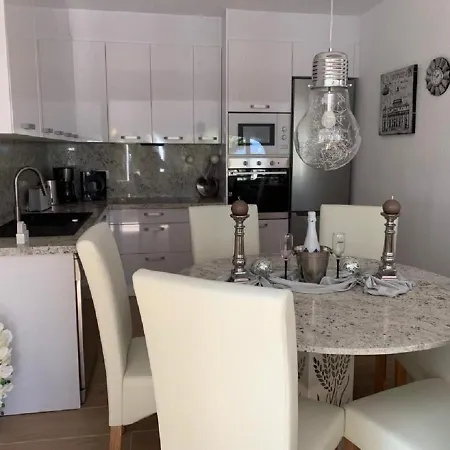 Emilia 4 Pax ヴィラ