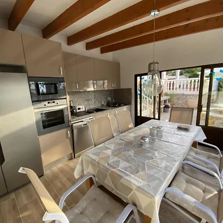 Emilia 4 Pax ヴィラ